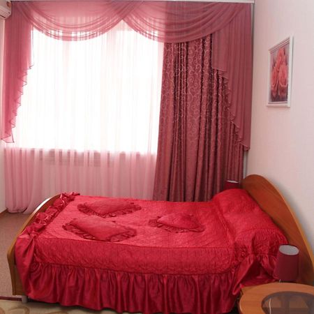 Kristina Hotel Zaporizhia Bagian luar foto