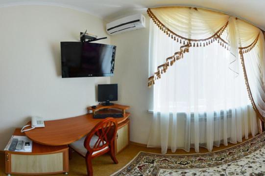 Kristina Hotel Zaporizhia Bagian luar foto