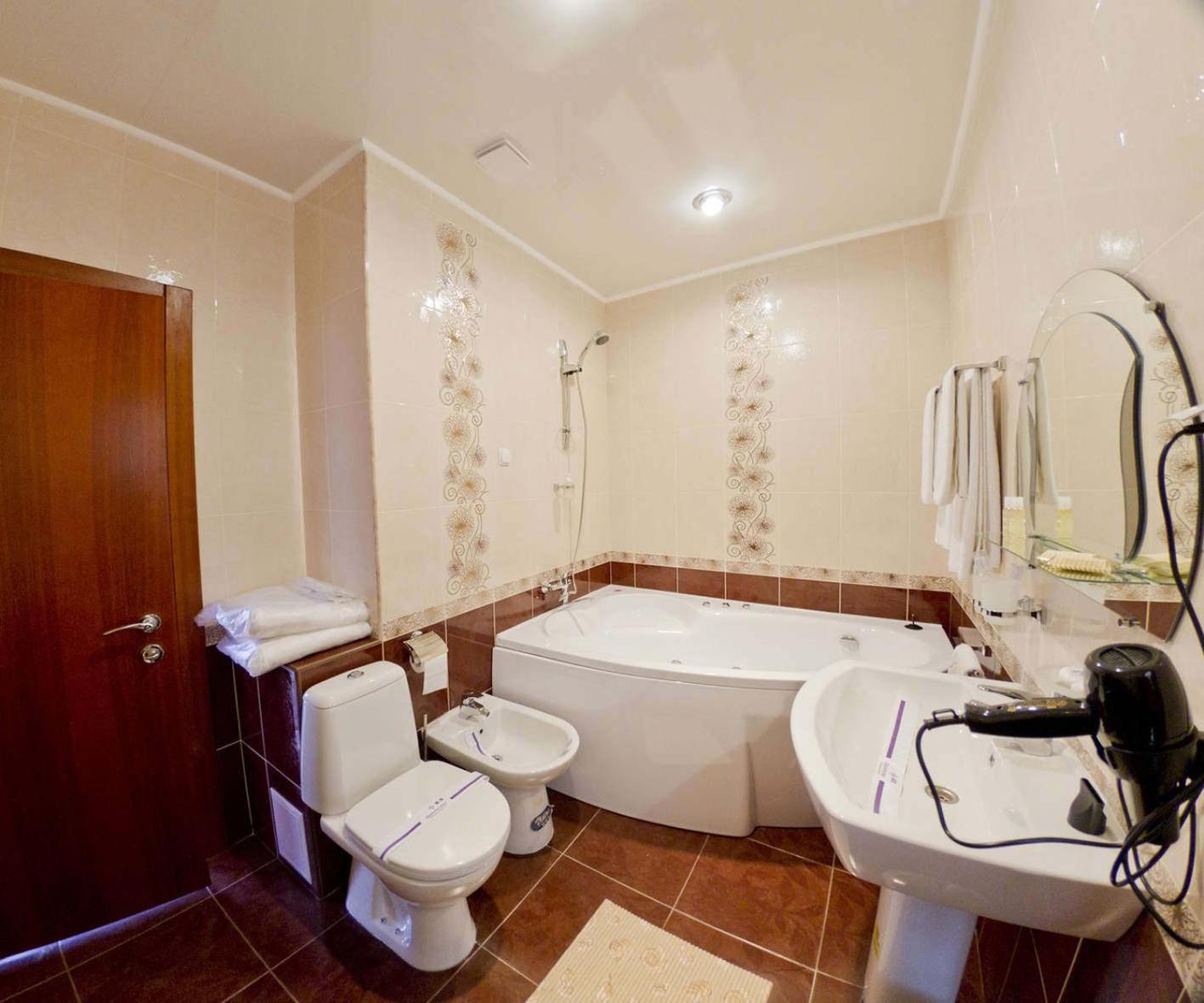 Kristina Hotel Zaporizhia Bagian luar foto
