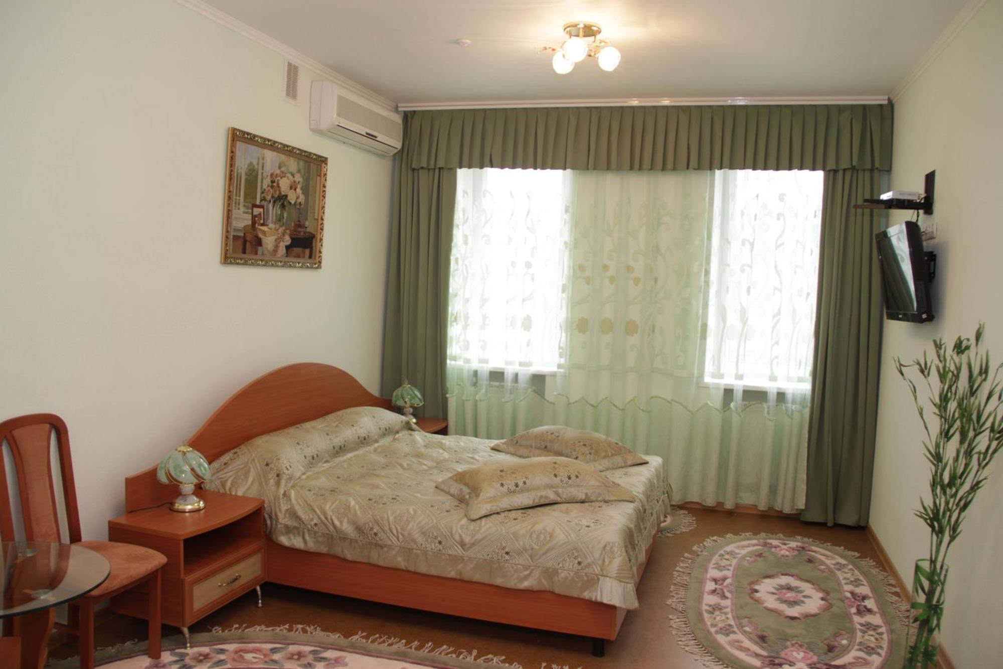 Kristina Hotel Zaporizhia Bagian luar foto