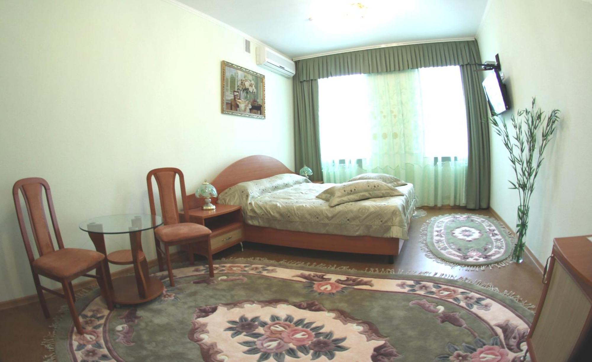 Kristina Hotel Zaporizhia Bagian luar foto