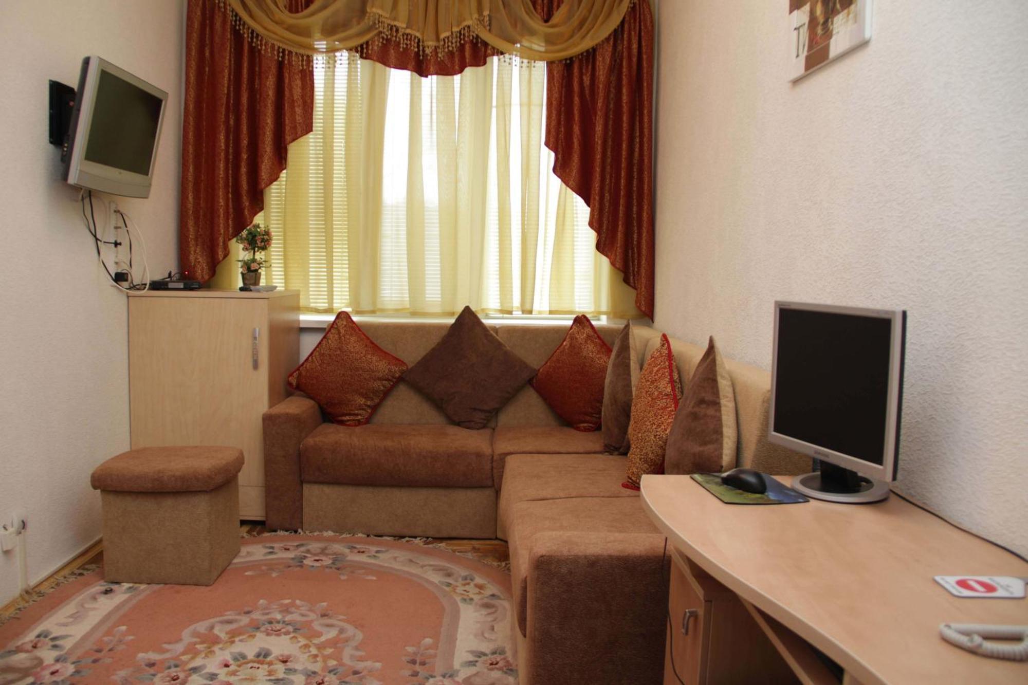 Kristina Hotel Zaporizhia Bagian luar foto