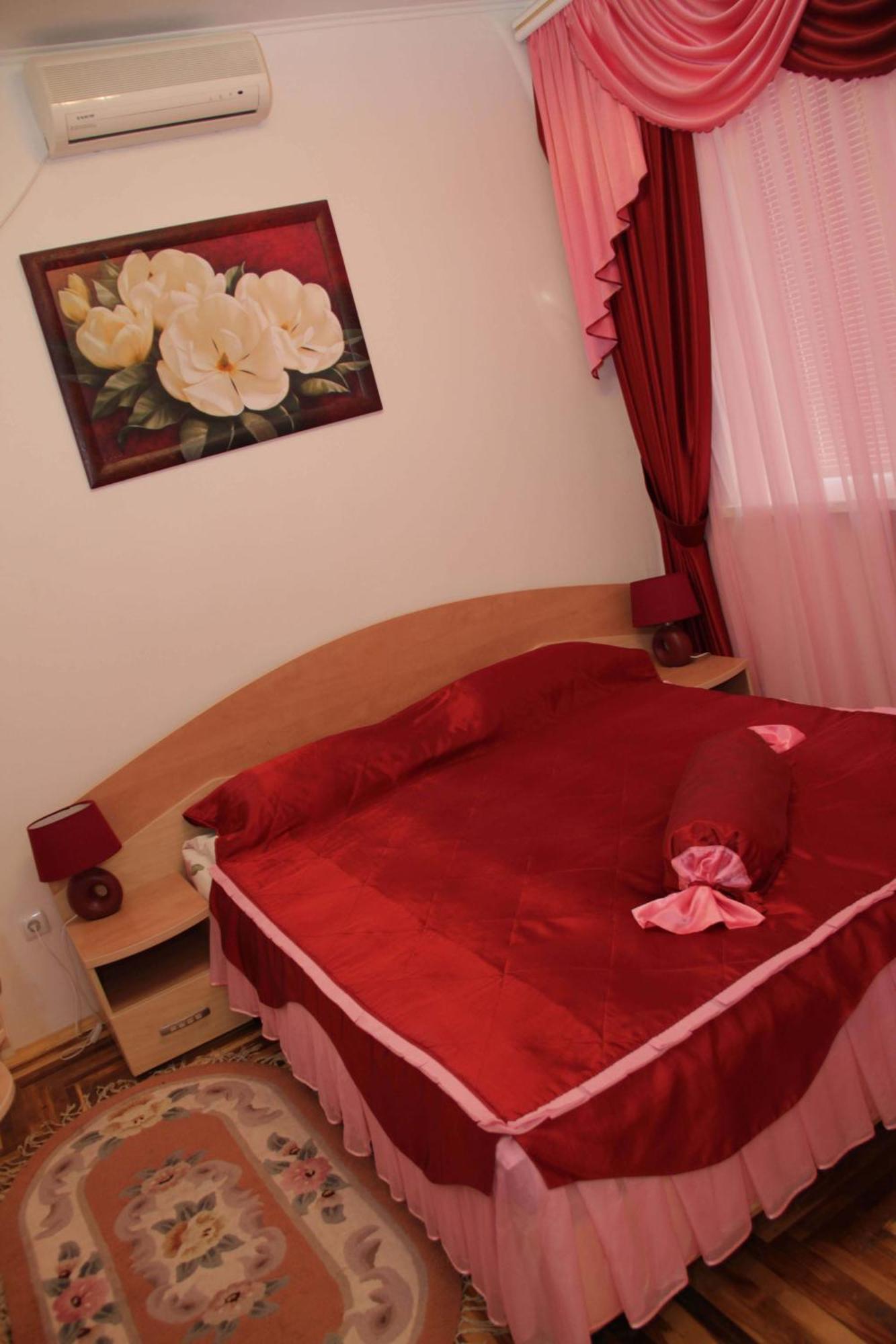 Kristina Hotel Zaporizhia Bagian luar foto