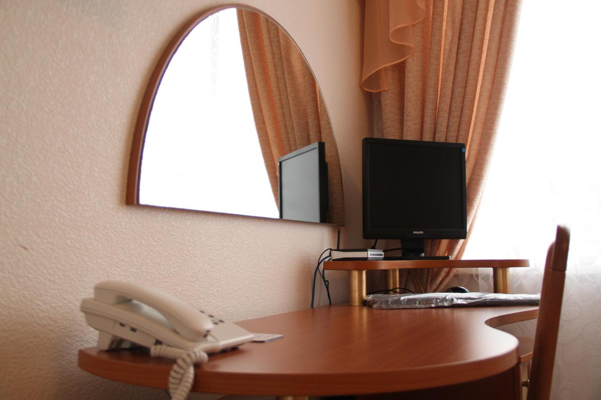 Kristina Hotel Zaporizhia Bagian luar foto